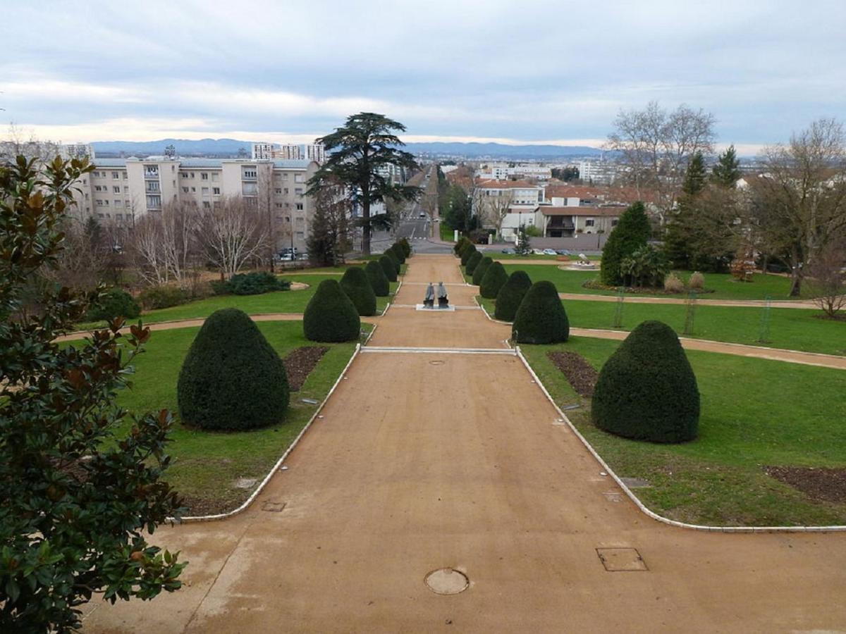 Votre Cocon Parfait A 9 Min D'Eurexpo Et 14 Min Groupama Apartment Saint-Priest  Exterior photo